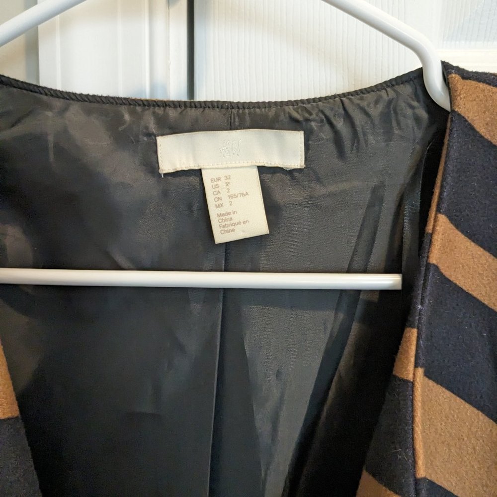 H&M Geometric Tan & Black Blazer Jacket Size 2 - Picture 2 of 4